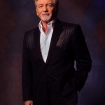 Larry Gatlin to Appear on Special Holiday Edition of HUCKABEE